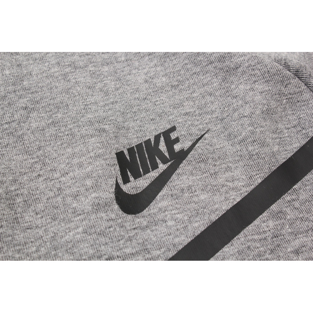 Conjunto de Moletom Nike Sportswear Tech Fleece com Touca Cinza Escuro