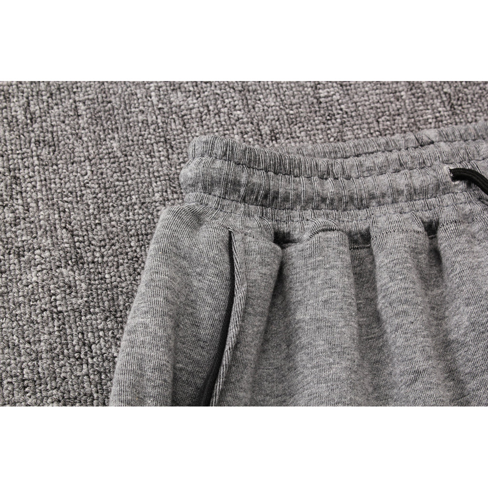 Conjunto de Moletom Nike Sportswear Tech Fleece com Touca Cinza Escuro