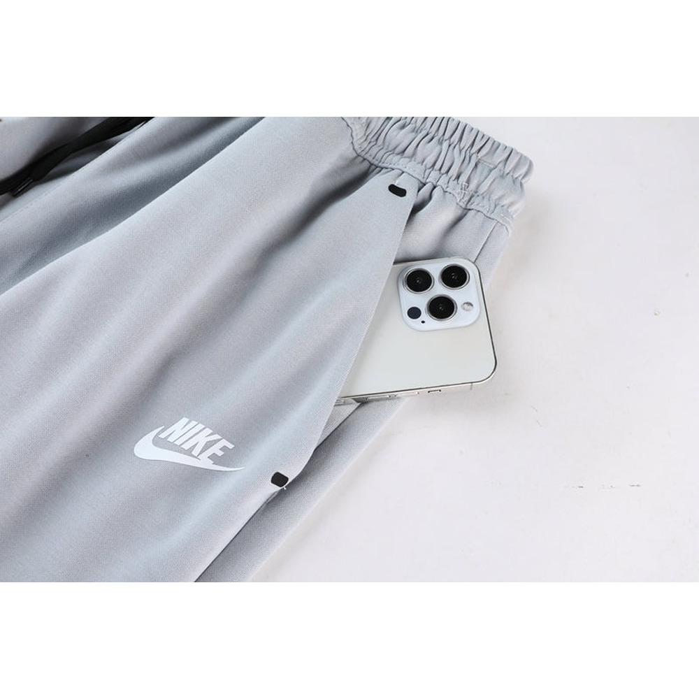 Conjunto de Moletom Nike Sportswear Tech Fleece com Touca Marrom e Cinza