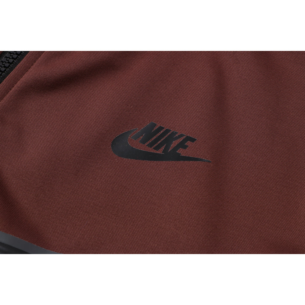 Conjunto de Moletom Nike Sportswear Tech Fleece com Touca Marrom e Rosa