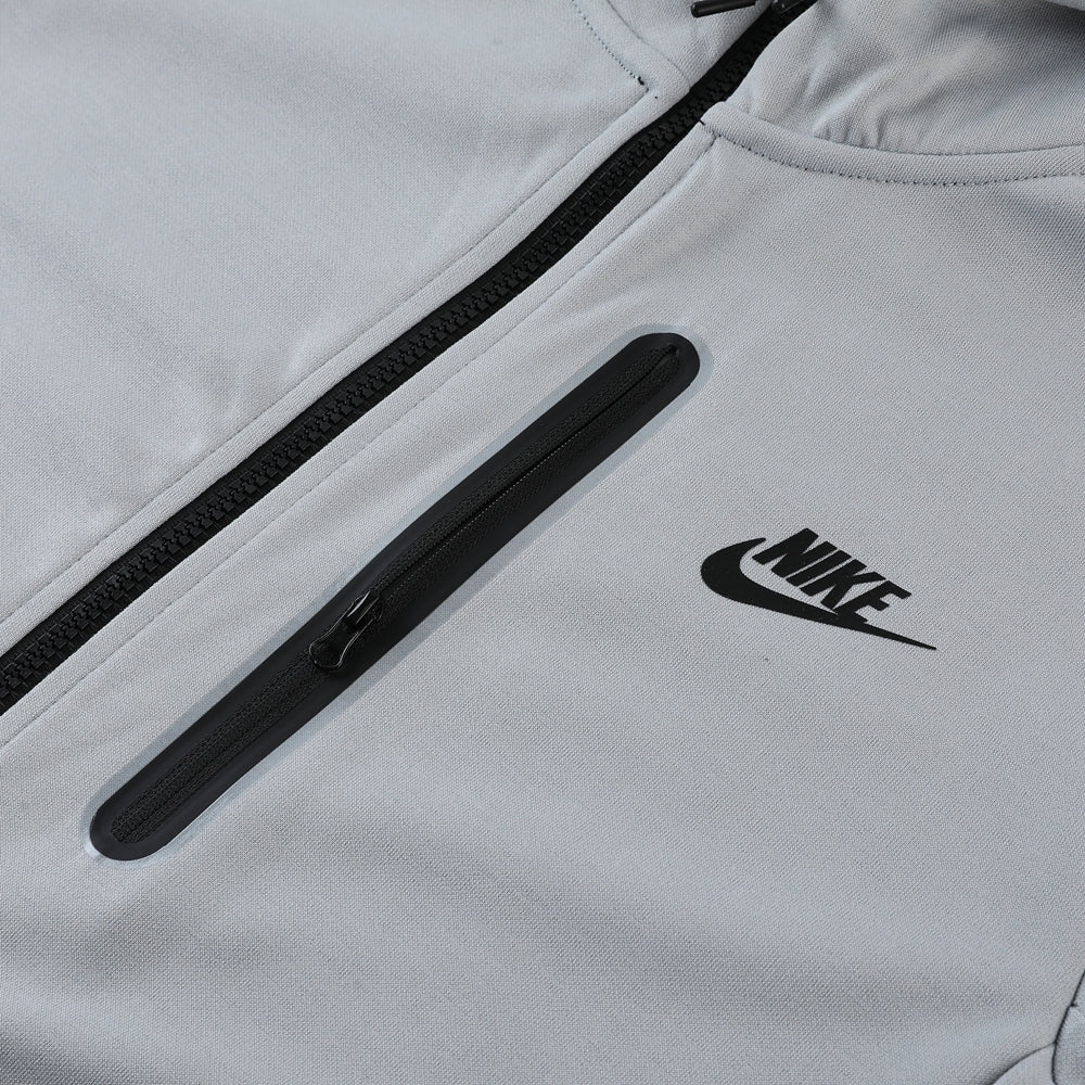 Conjunto de Moletom Nike Sportswear Tech Overlay com Touca Cinza