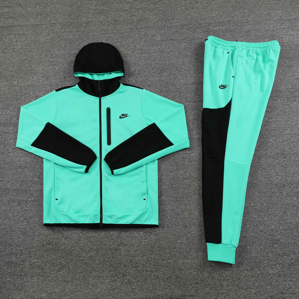 Conjunto de Moletom Nike Sportswear Tech Overlay com Touca Verde e Preto