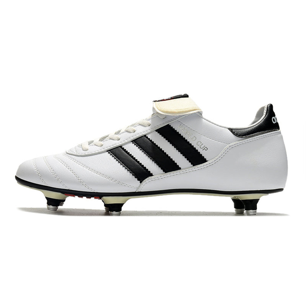 Chuteira Campo Adidas Copa Mundial Team Ponta de Aluminio Branca e Preta