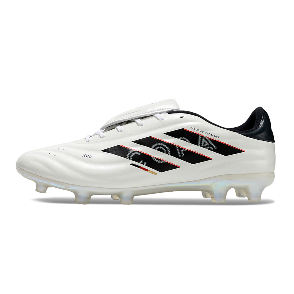 Chuteira Campo Adidas Copa Pure II Elite FG Branca e Preta 